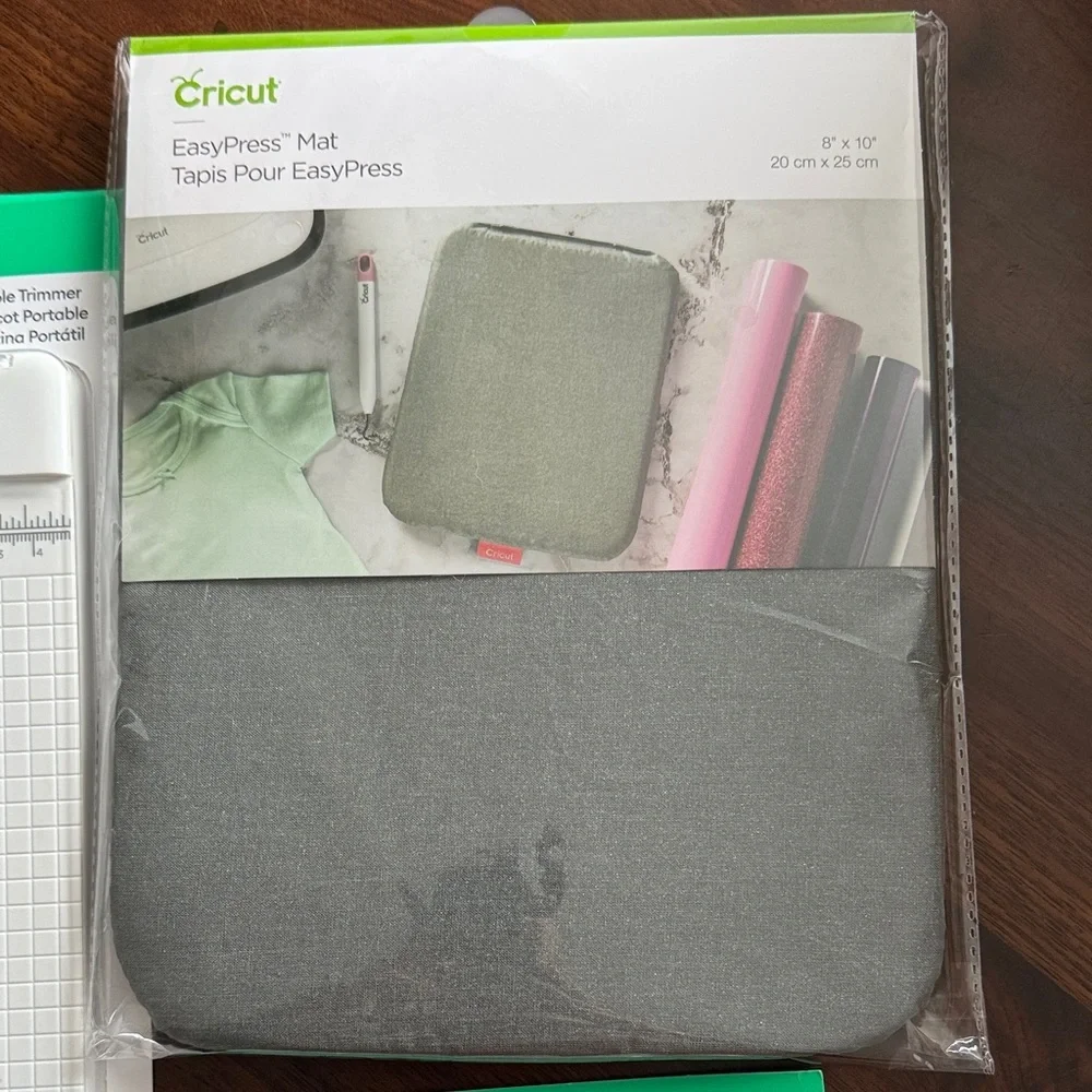 Cricut Craft Tool Bundle - new! - Picture 3 of 4